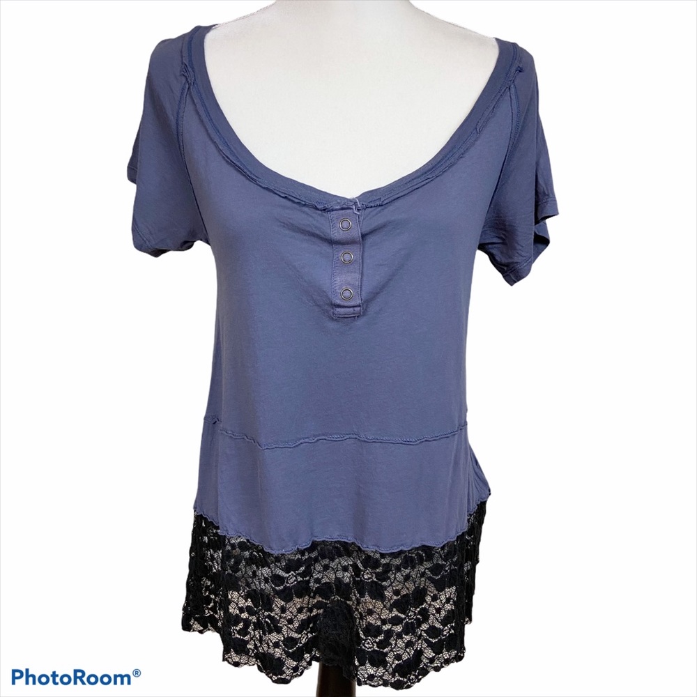 4/$25 We the Free blue purple and black lace tee